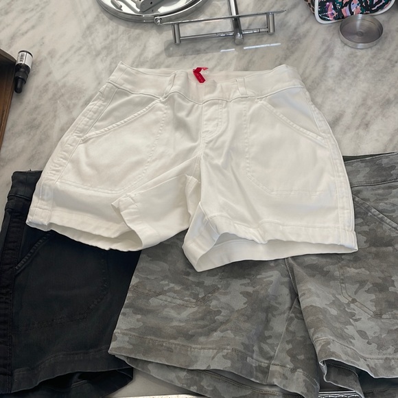 SPANX Pants - SPANX TWILL SHORTS LOT